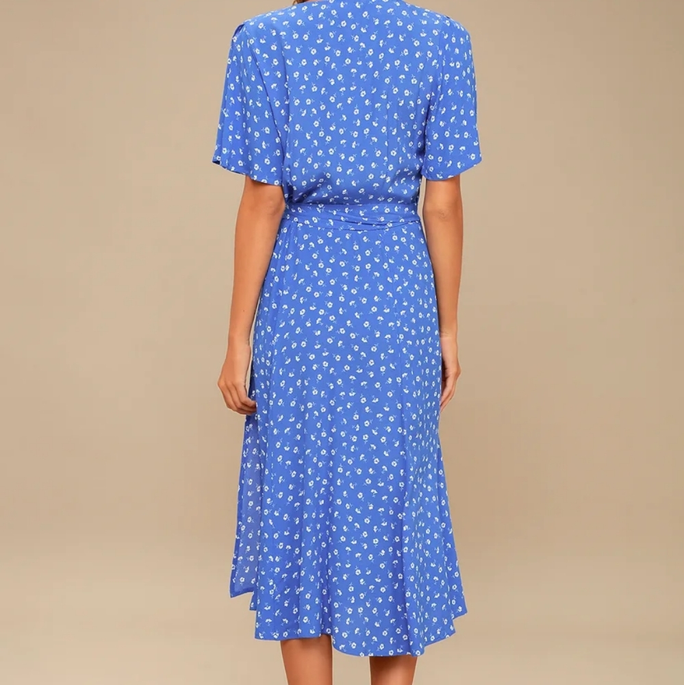 Lulus Maretta Blue and White Floral Print Wrap Midi Dress - Picture 3 of 7